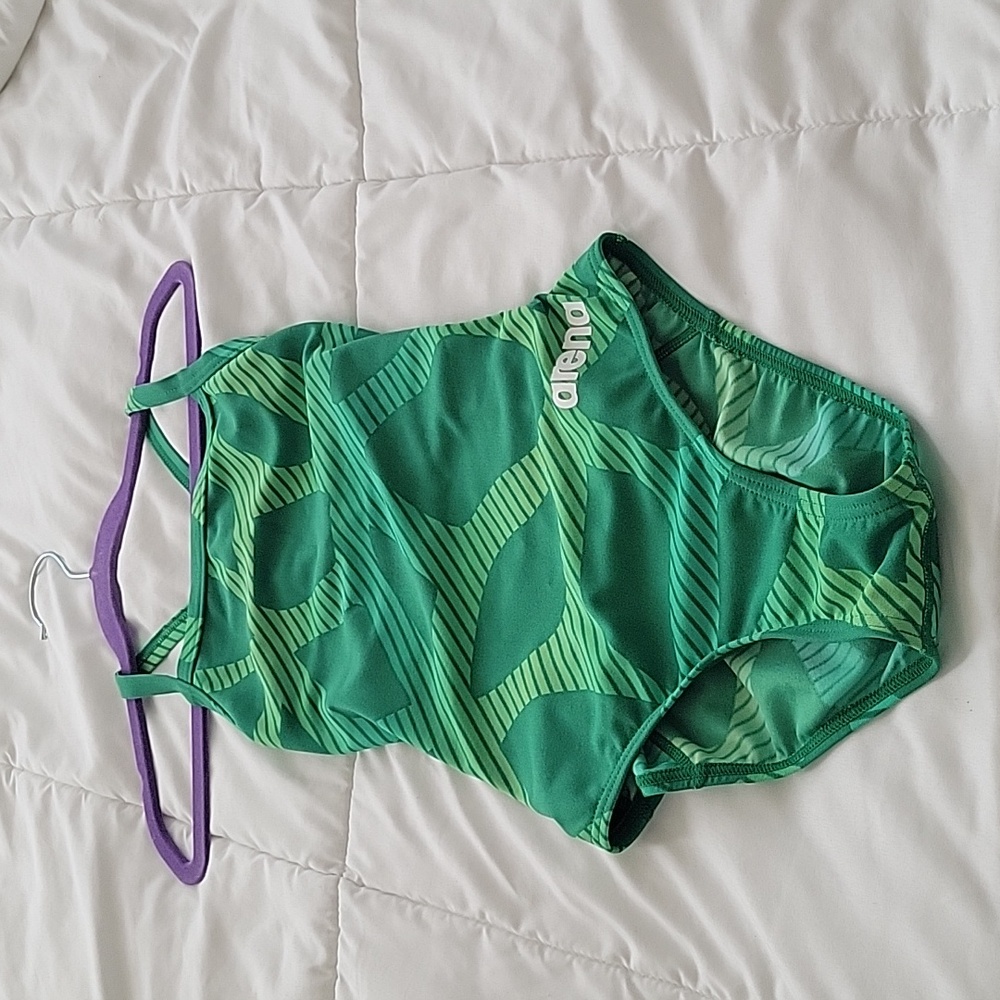Arena Spider Youth Light Drop Back  SZ 8/24